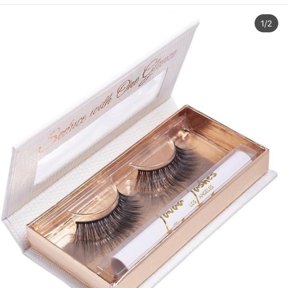 Lavaa lashes